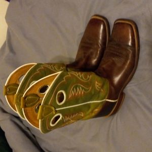 Mens size 9 D boots